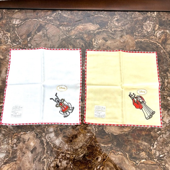 Disney Goofy Vintage 2 pcs White/Light Yellow Cotton Handkerchief 10” X 10”